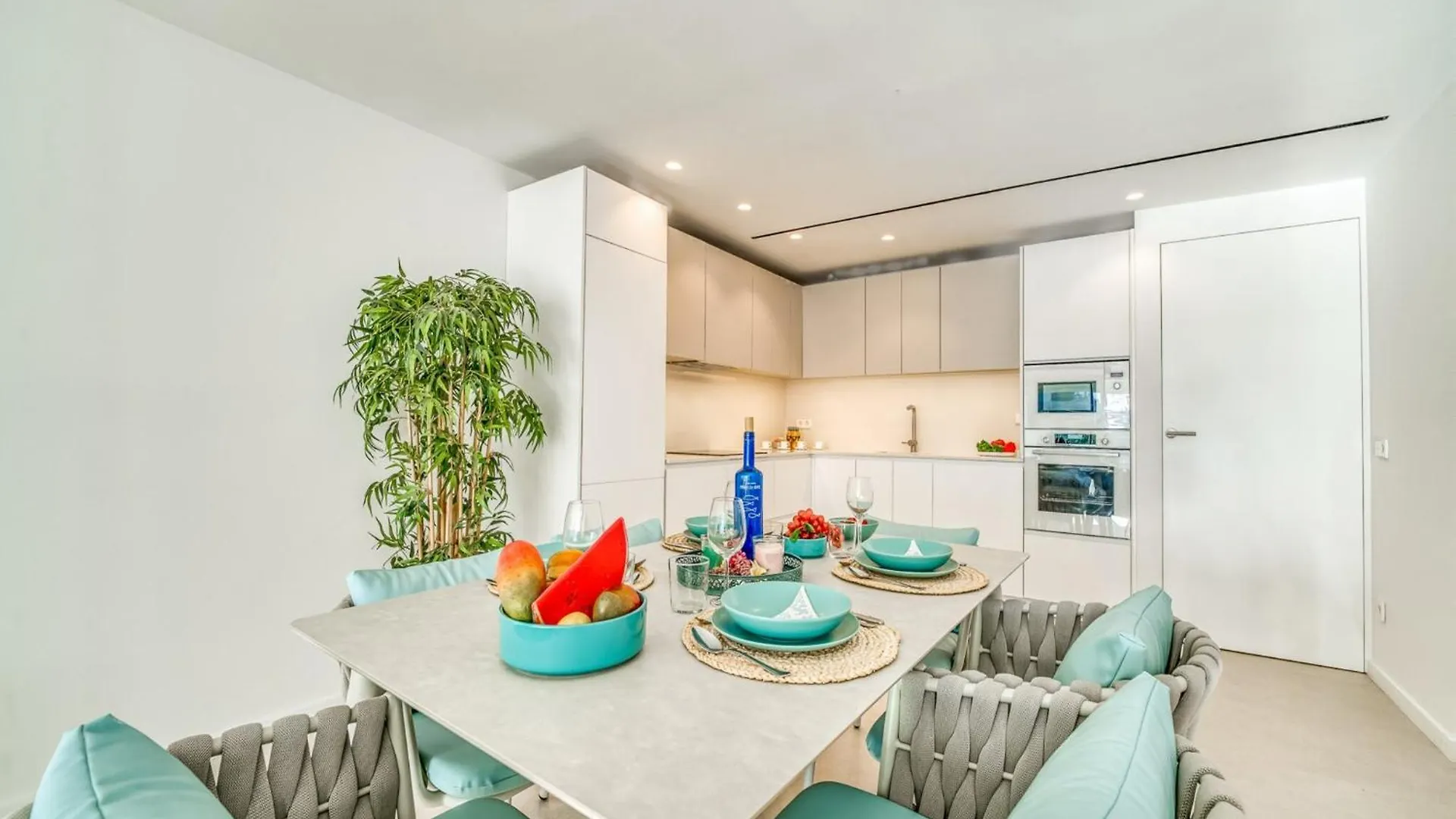 Ground-Floor Apartment With Terrace الكوذيا