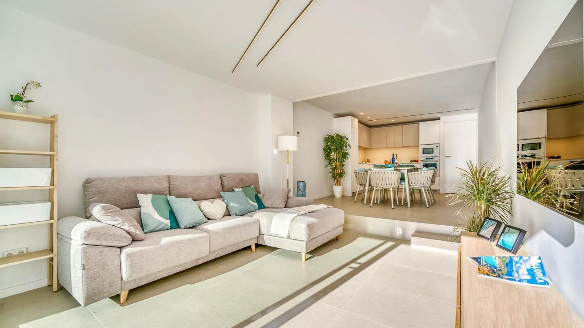 Ground-Floor Apartment With Terrace 阿尔库迪亚