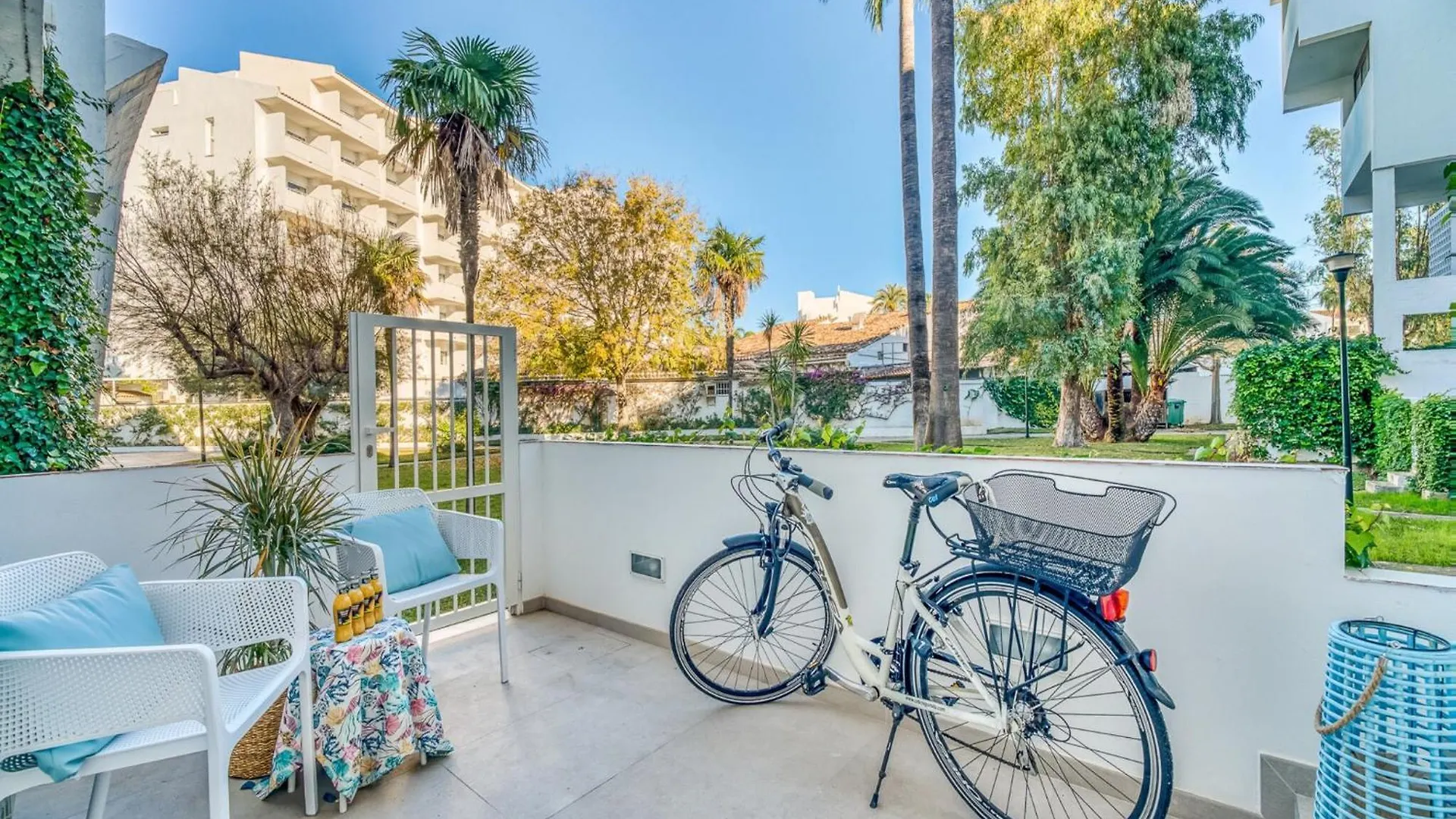 Ground-Floor Apartment With Terrace الكوذيا إسبانيا