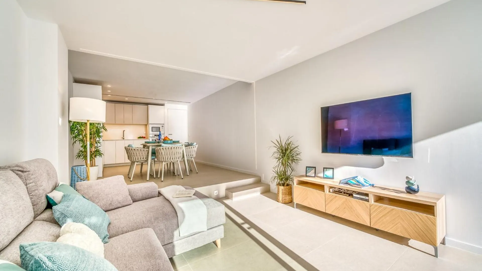 Ground-Floor Apartment With Terrace الكوذيا